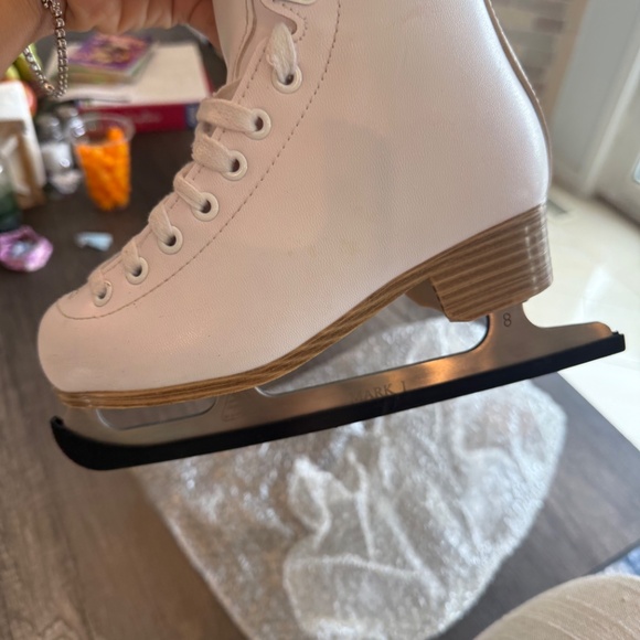 Ice Skating little girls size 2 blade 8 - Picture 5 of 6